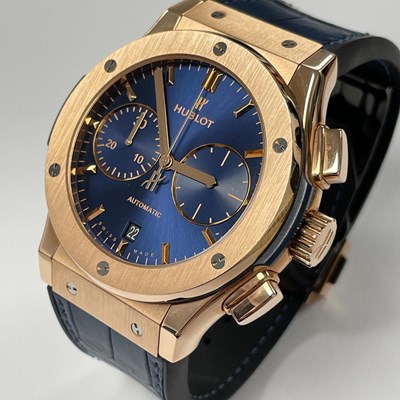 Lot 1391 - A GENTLEMAN'S 18CT ROSE GOLD HUBLOT CLASSIC FUSION CHRONOGRAPH KING GOLD BLUE WRIST WATCH