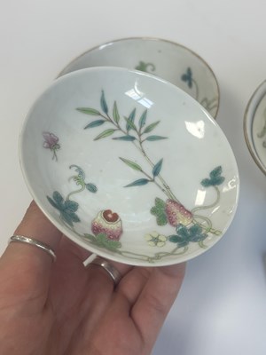 Lot 125 - A SET OF FOUR PIECES OF CHINESE REPUBLIC 'MELON' FAMILLE ROSE FORMING BOWLS AND COVERS