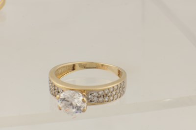 Lot 167 - A COLLECTION OF THREE GOLD RINGS