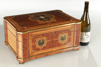 Lot 988 - A FINE PALAIS ROYAL STYLE SILVER GILT FITTED DRESSING BOX