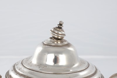 Lot 133 - A 1920'S SILVER LIDDED TROPHY