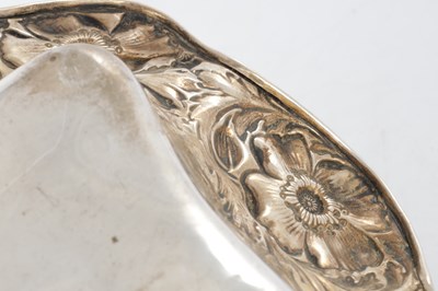 Lot 171 - AN EARLY 20TH CENTURY SILVER TRAY