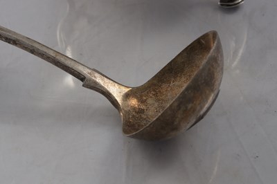 Lot 187 - A GEORGIAN SILVER SAUCEBOAT AND PLATED LADLE