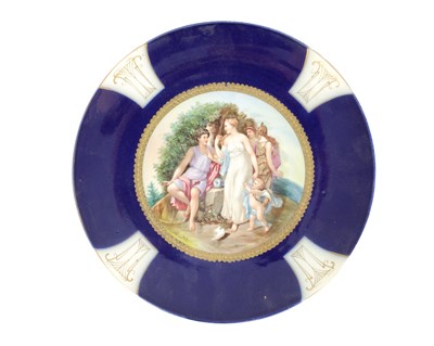 Lot 36 - A LATE 19TH CENTURY VIENNA CABINET PLATE