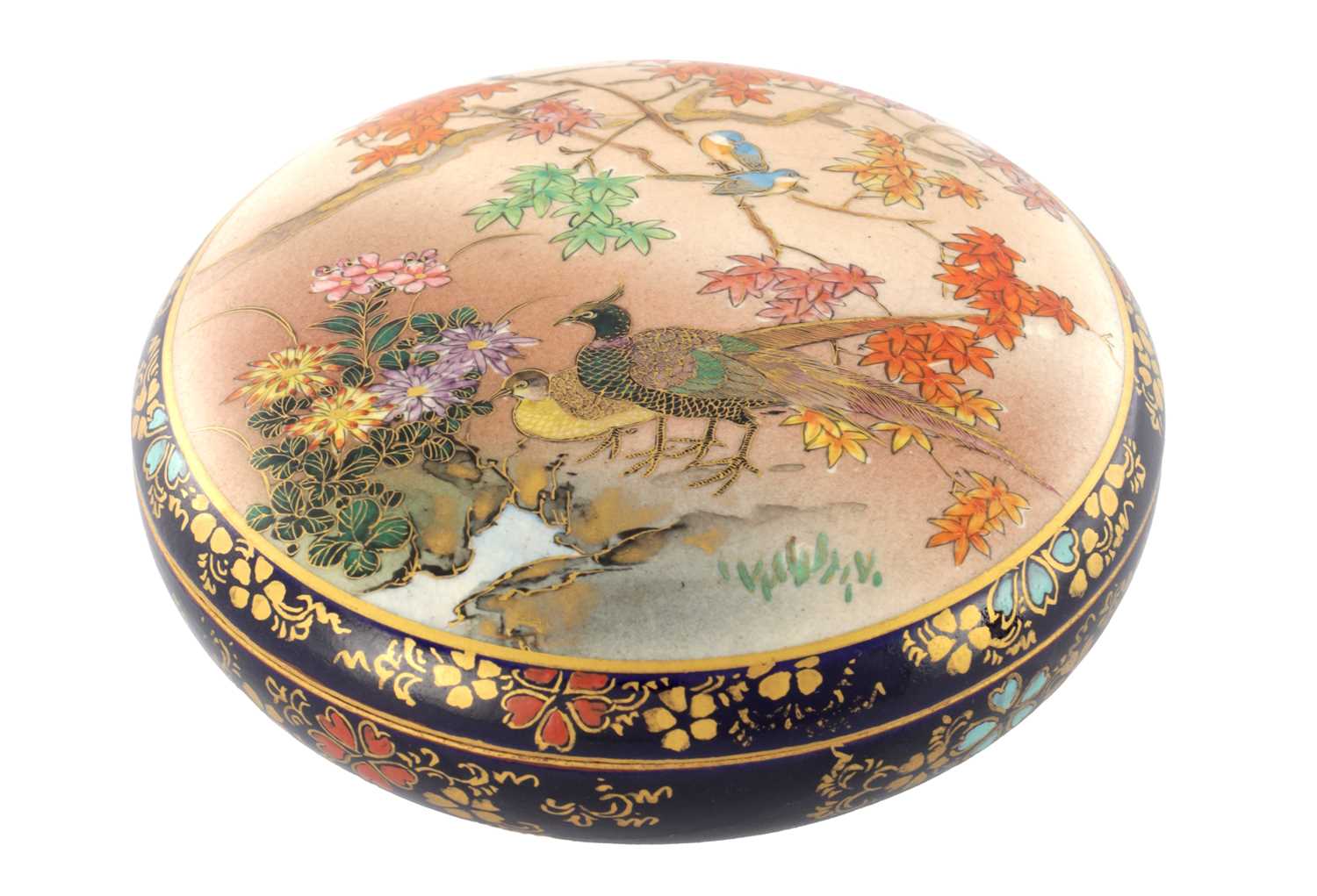 Lot 1698 - A JAPANESE MEIJI PERIOD SATSUMA BOWL AND COVER