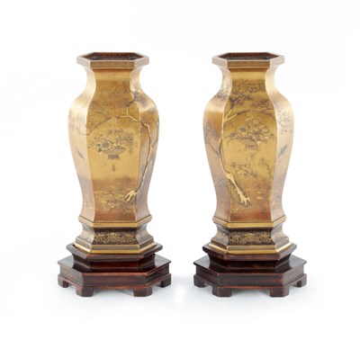Lot 150 - A FINE PAIR OF JAPANESE MEIJI PERIOD GOLD LACQUERWORK CABINET VASES ON HARDWOOD STANDS