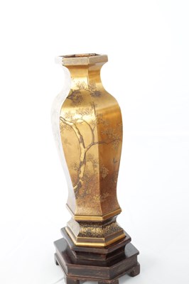 Lot 150 - A FINE PAIR OF JAPANESE MEIJI PERIOD GOLD LACQUERWORK CABINET VASES ON HARDWOOD STANDS
