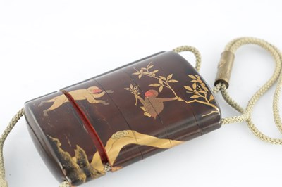 Lot 525 - A FINE JAPANESE MEIJI PERIOD FIVE CASE LACQUERWORK AND GOLD GILT HIGHLIGHTED INRO