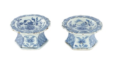 Lot 1706 - A PAIR OF 18TH CENTURY CHINESE BLUE AND WHITE PORCELAIN TABLE SALTS