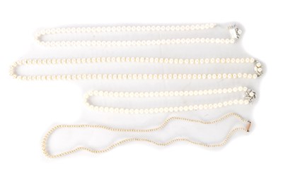 Lot 104 - A COLLECTION OF FOUR PEARL NECKLACES