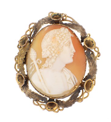 Lot 153 - A 19TH CENTURY CAMEO BROOCH