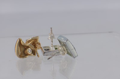 Lot 186 - A COLLECTION OF EARRINGS