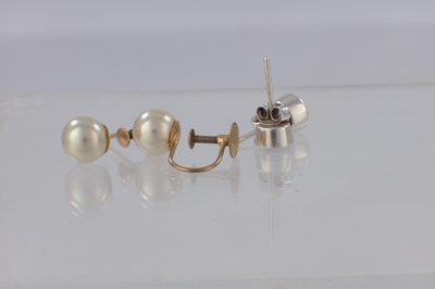 Lot 186 - A COLLECTION OF EARRINGS