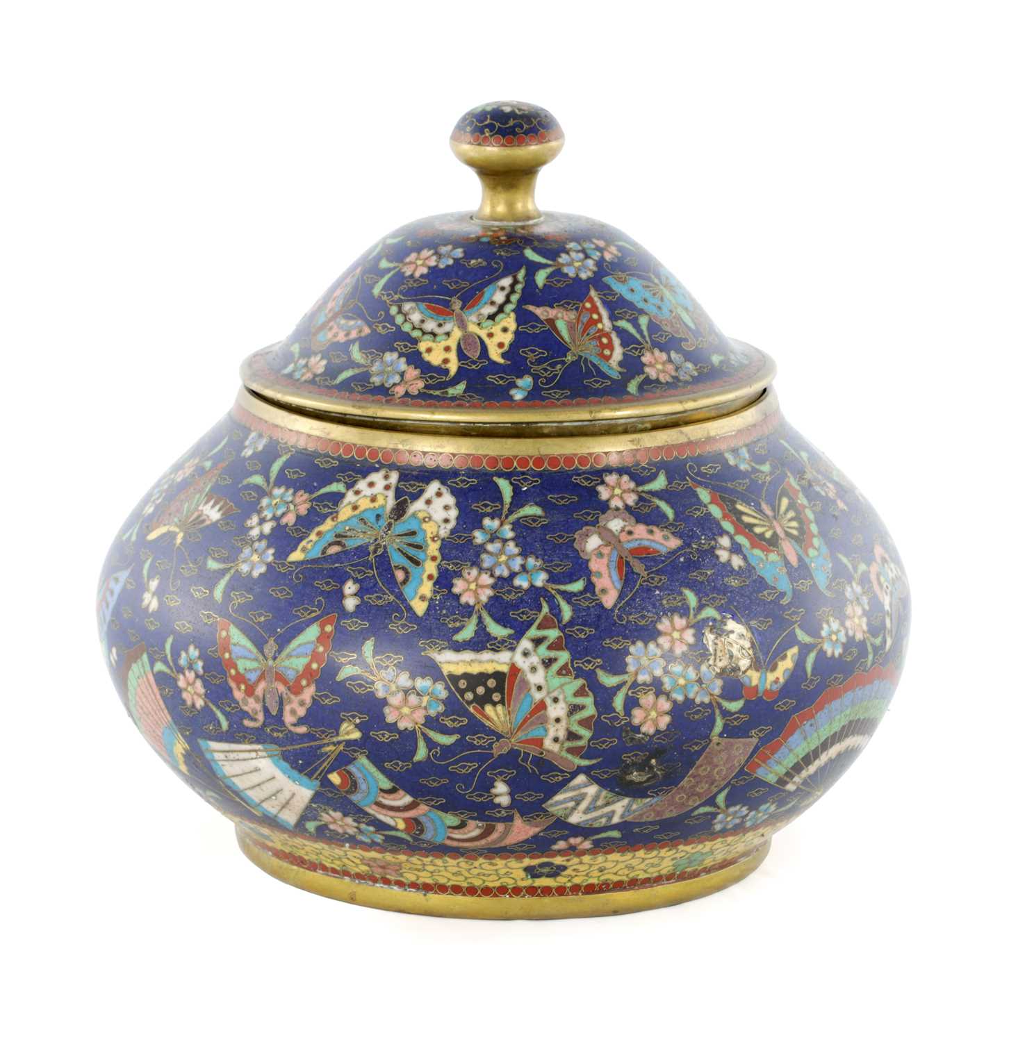 Lot 557 - A CHINESE CLOISONNE ENAMEL SQUAT BULBOUS BOWL AND COVER