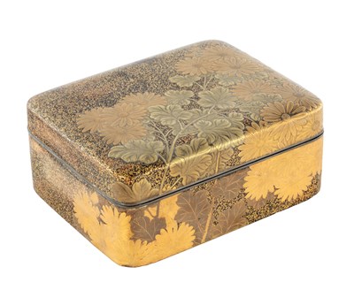 Lot 570 - A JAPANESE MEIJI PERIOD GILT LACQUERED RECTANGULAR BOX AND COVER