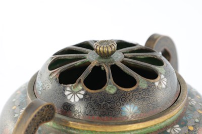 Lot 567 - A 19TH CENTURY JAPANESE CLOISONNE KORO