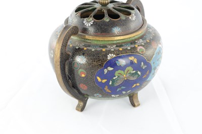 Lot 567 - A 19TH CENTURY JAPANESE CLOISONNE KORO
