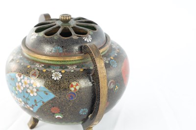Lot 567 - A 19TH CENTURY JAPANESE CLOISONNE KORO