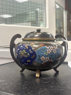 Lot 567 - A 19TH CENTURY JAPANESE CLOISONNE KORO
