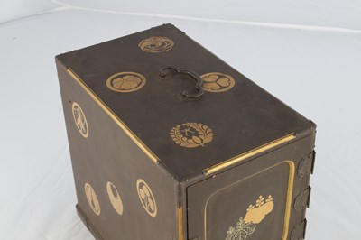 Lot 509 - A JAPANESE MEIJI PERIOD LACQUERED TABLE CABINET