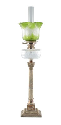 Lot 649 - AN EDWARDIAN SILVER PLATED CORINTHIAN COLUMN OIL LAMP