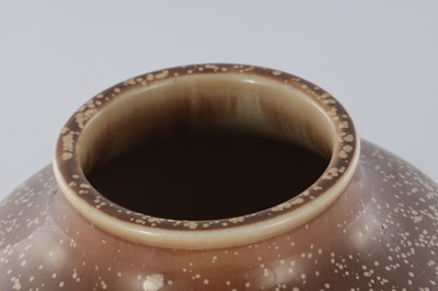 Lot 23 - A 20TH CENTURY SQUAT BULBOUS PORCELAIN VASE