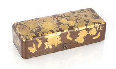 Lot 590 - A JAPANESE MEIJI PERIOD LIDDED RAISED LACQUERWORK BOX