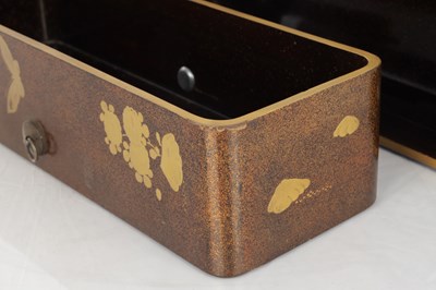 Lot 590 - A JAPANESE MEIJI PERIOD LIDDED RAISED LACQUERWORK BOX
