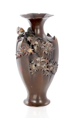 Lot 579 - A FINE JAPANESE MEIJI PERIOD BRONZE VASE