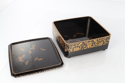 Lot 440 - A JAPANESE MEIJI PERIOD LACQUERWORK LIDDED BOX