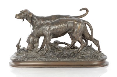 Lot 810 - CHRISTOPHE FRATIN (1801 - 1864). A 19TH CENTURY FRENCH PATINATED BRONZE SCULPTURE OF TWO HOUNDS