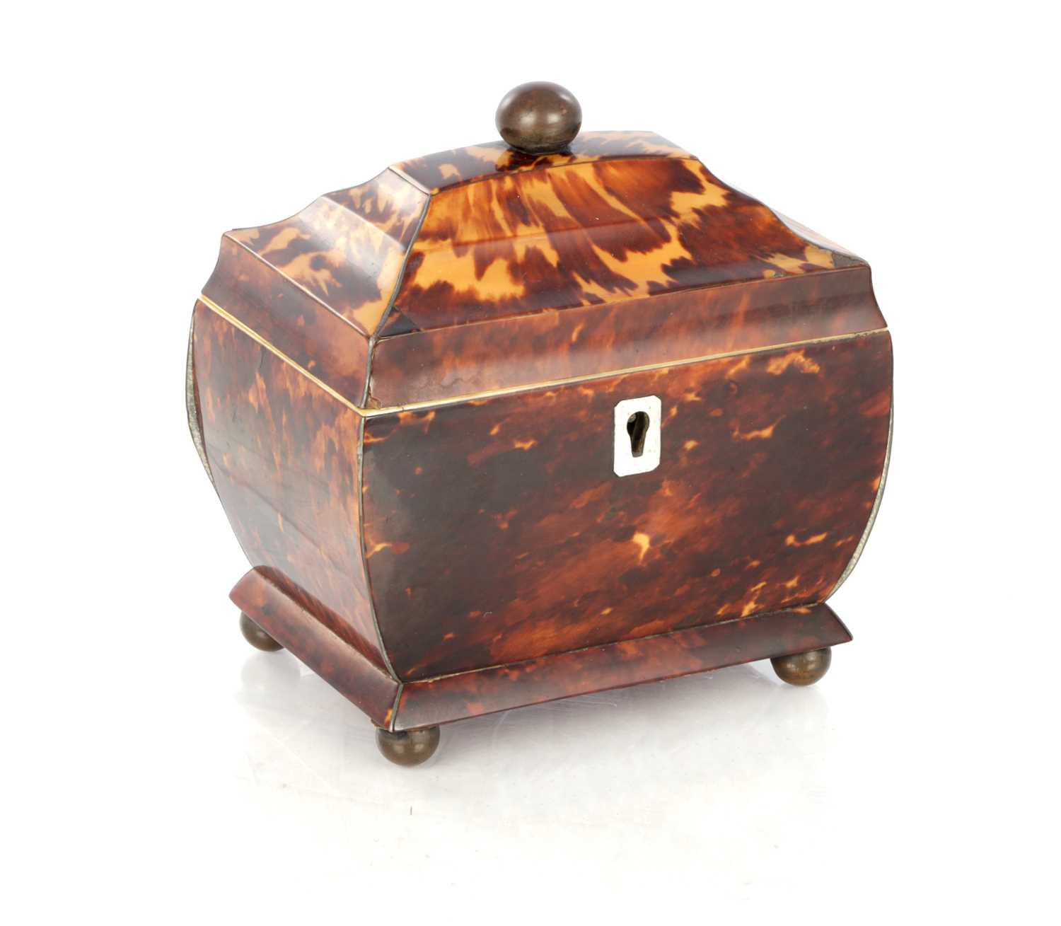 Lot 986 - A 19TH CENTURY TORTOISESHELL TEA CADDY OF SMALL SIZE