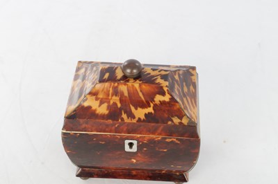Lot 986 - A 19TH CENTURY TORTOISESHELL TEA CADDY OF SMALL SIZE