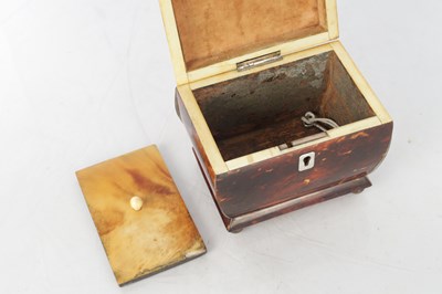Lot 986 - A 19TH CENTURY TORTOISESHELL TEA CADDY OF SMALL SIZE