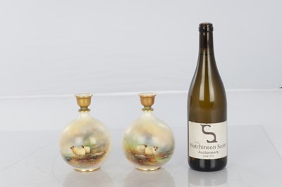 Lot 45 - A FINE PAIR OF EARLY 20TH CENTURY ROYAL WORCESTER PORCELAIN CABINET VASES BY HARRY DAVIS