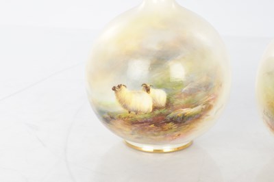 Lot 45 - A FINE PAIR OF EARLY 20TH CENTURY ROYAL WORCESTER PORCELAIN CABINET VASES BY HARRY DAVIS