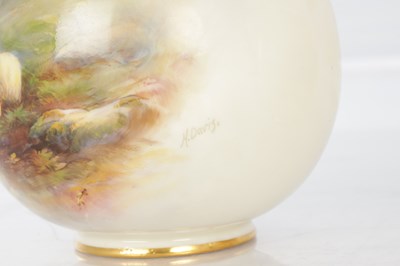Lot 45 - A FINE PAIR OF EARLY 20TH CENTURY ROYAL WORCESTER PORCELAIN CABINET VASES BY HARRY DAVIS