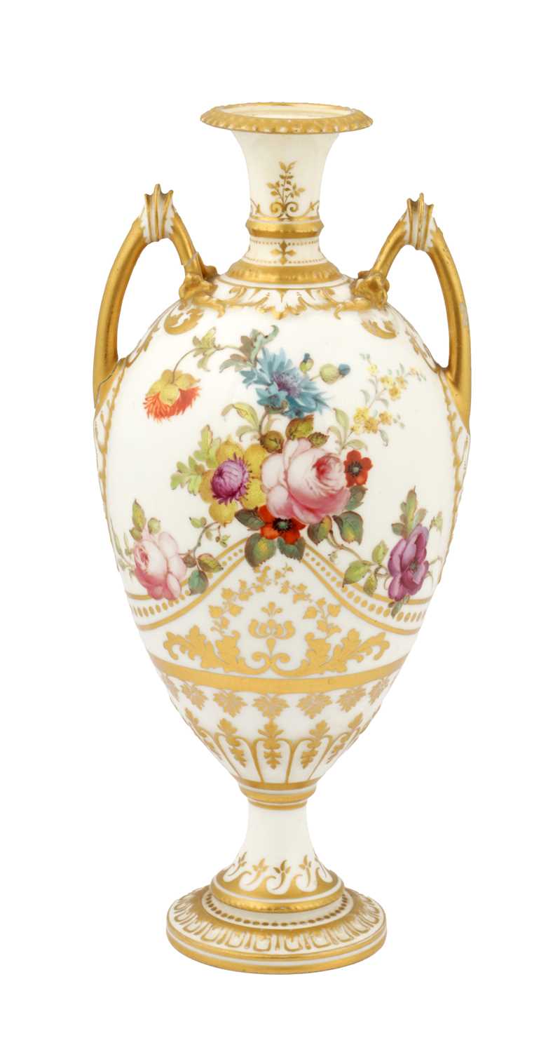 Lot 55 - A FINE EARLY 20TH CENTURY ROYAL CROWN DERBY PORCELAIN CABINET VASE BY ALBERT GREGORY