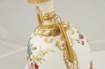 Lot 55 - A FINE EARLY 20TH CENTURY ROYAL CROWN DERBY PORCELAIN CABINET VASE BY ALBERT GREGORY