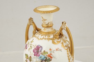Lot 55 - A FINE EARLY 20TH CENTURY ROYAL CROWN DERBY PORCELAIN CABINET VASE BY ALBERT GREGORY