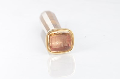 Lot 145 - A FINE FRENCH DESK SEAL WITH A HARD STONE HANDLE AND GOLD TOP