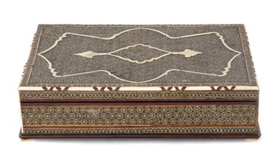 Lot 458 - A FINE 18TH CENTURY INDIAN MOSAIC ROSEWOOD AND IVORY INLAID BOX