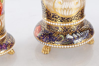 Lot 81 - A GOOD EARLY 19TH CENTURY SPODE THREE PIECE GARNITURE SET OF LARGE SIZE