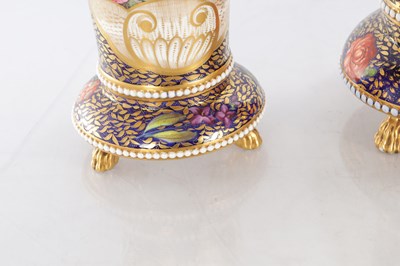 Lot 81 - A GOOD EARLY 19TH CENTURY SPODE THREE PIECE GARNITURE SET OF LARGE SIZE