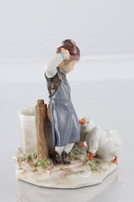 Lot 64 - A 19TH CENTURY MEISSEN PORCELAIN FIGURE GROUP