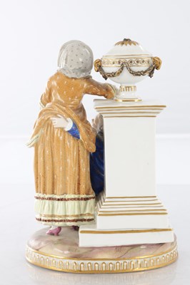 Lot 35 - A 19TH CENTURY MEISSEN PORCELAIN FIGURAL GROUP