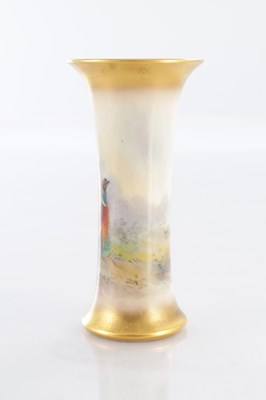 Lot 85 - AN EARLY 20TH CENTURY JAMES STINTON ROYAL WORCESTER CABINET SPILL VASE OF SMALL SIZE
