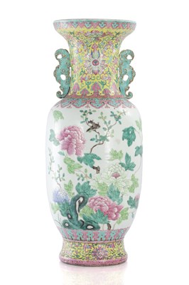 Lot 70 - A LARGE CHINESE FAMILLE ROSE PORCELAIN HALL VASE