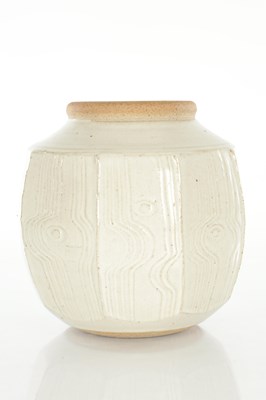 Lot 49 - A DAVID LLOYD-JONES (1928 - 1994). STONEWARE GLAZED ART POTTERY FACETED VASE
