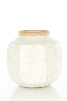 Lot 49 - A DAVID LLOYD-JONES (1928 - 1994). STONEWARE GLAZED ART POTTERY FACETED VASE
